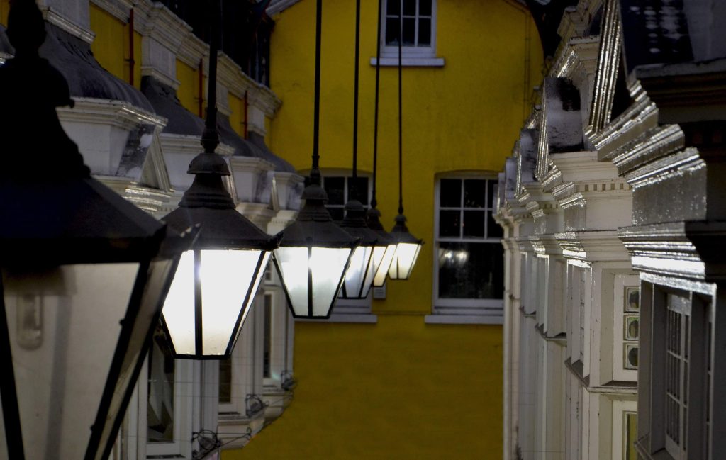 lantern style hanging lights