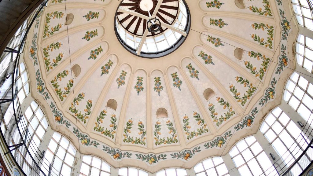 dome with natural light; what is the most natural form of lighting used in landscaping