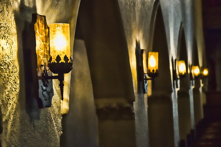 wall mounted lighting fixtures