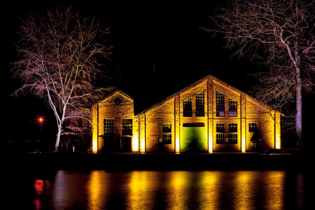 landscape cross uplighting of a building