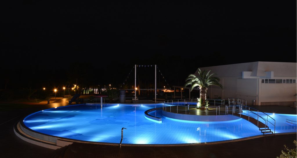 landscape cross lighting inside a pool