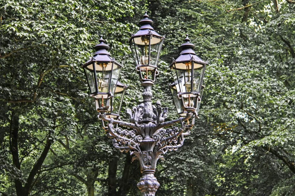 artistic lighting fixtures