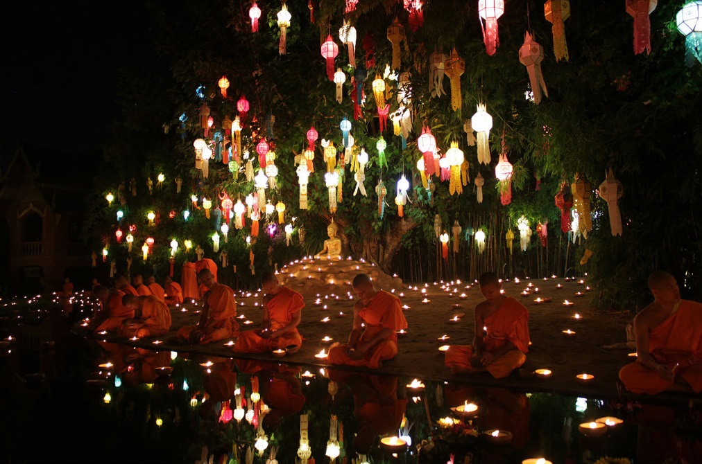 decorative hanging lanterns