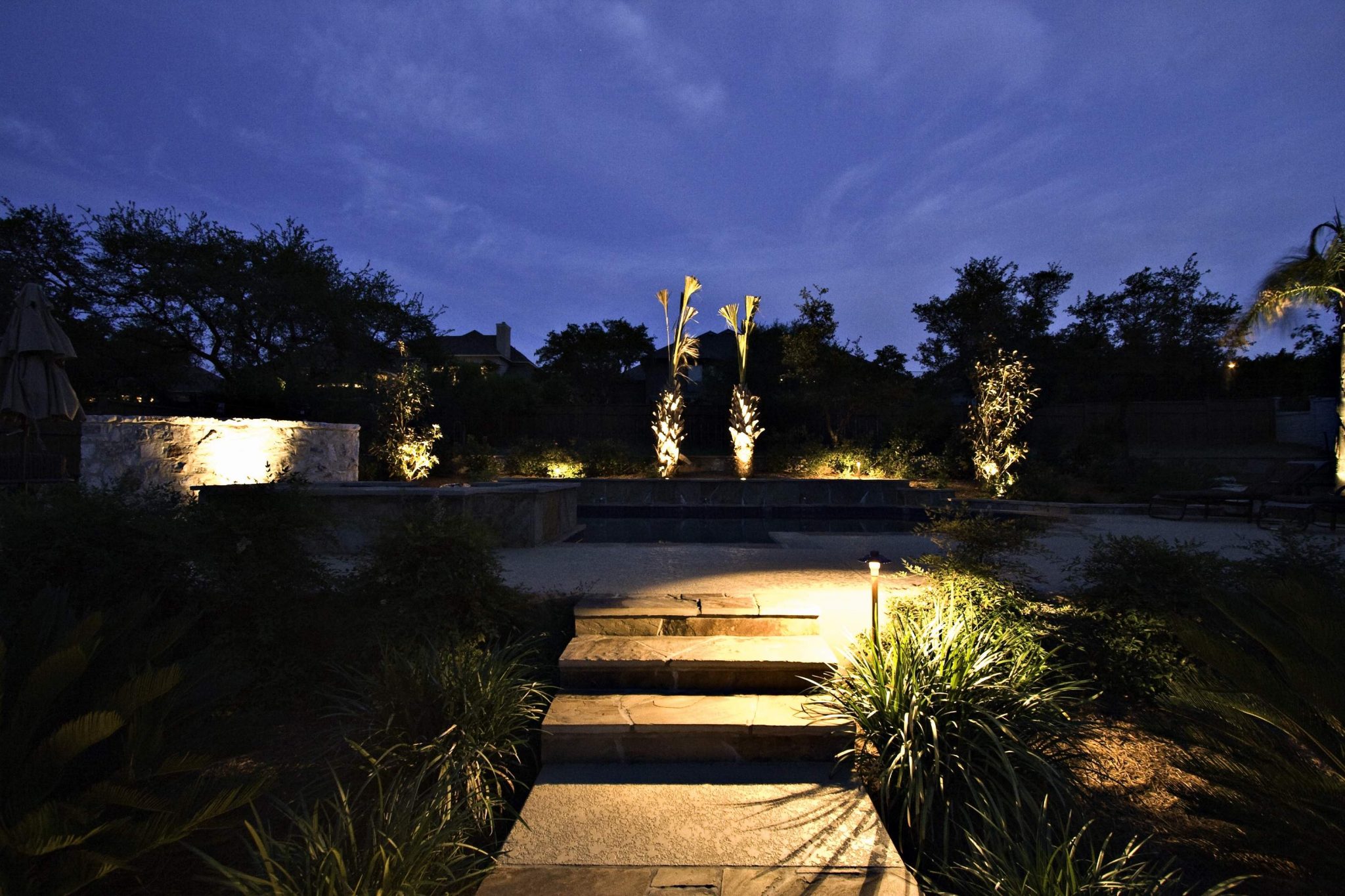 The Basic Outdoor Landscape Backyard Lighting Layouts for Enchanted ...