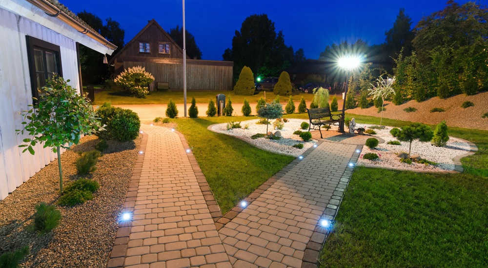 outdoor in-ground well lights in the garden