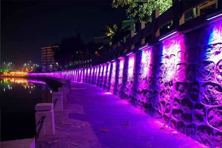 wall wash lighting on a wall