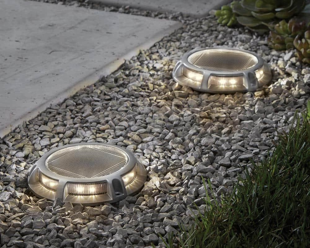landscape portable solar-powered lights; landscape lighting without a transformer