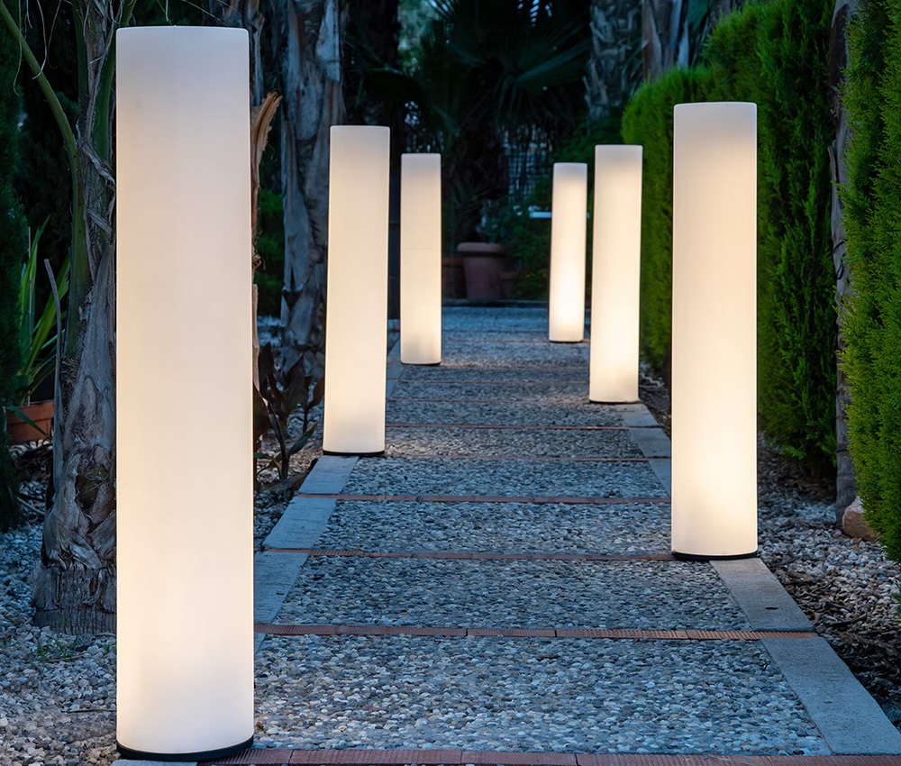 landscape tall floor lights on ground