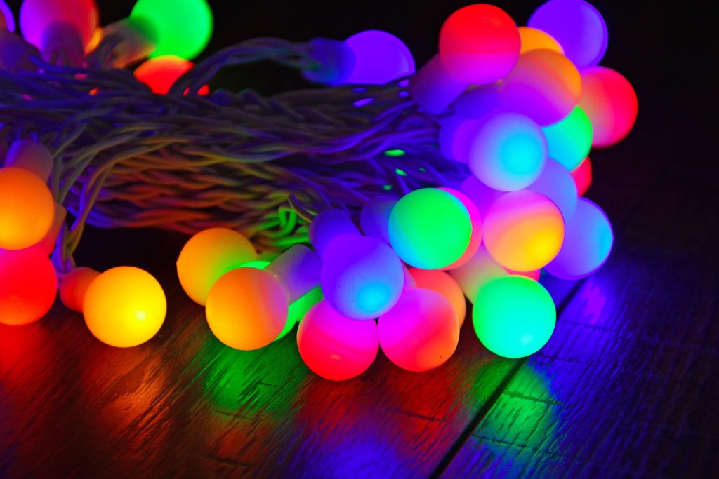 outdoor string light with globes; can we carry string lights on a plane