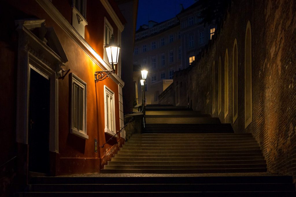 step & stair post lights