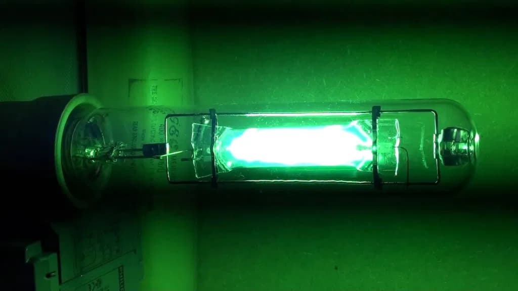 mercury vapor lamp