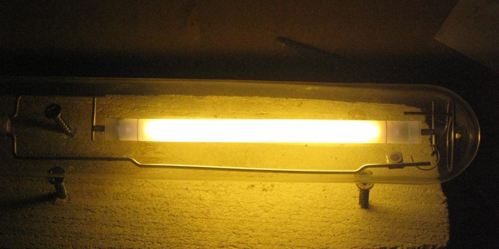 sodium vapor lamp