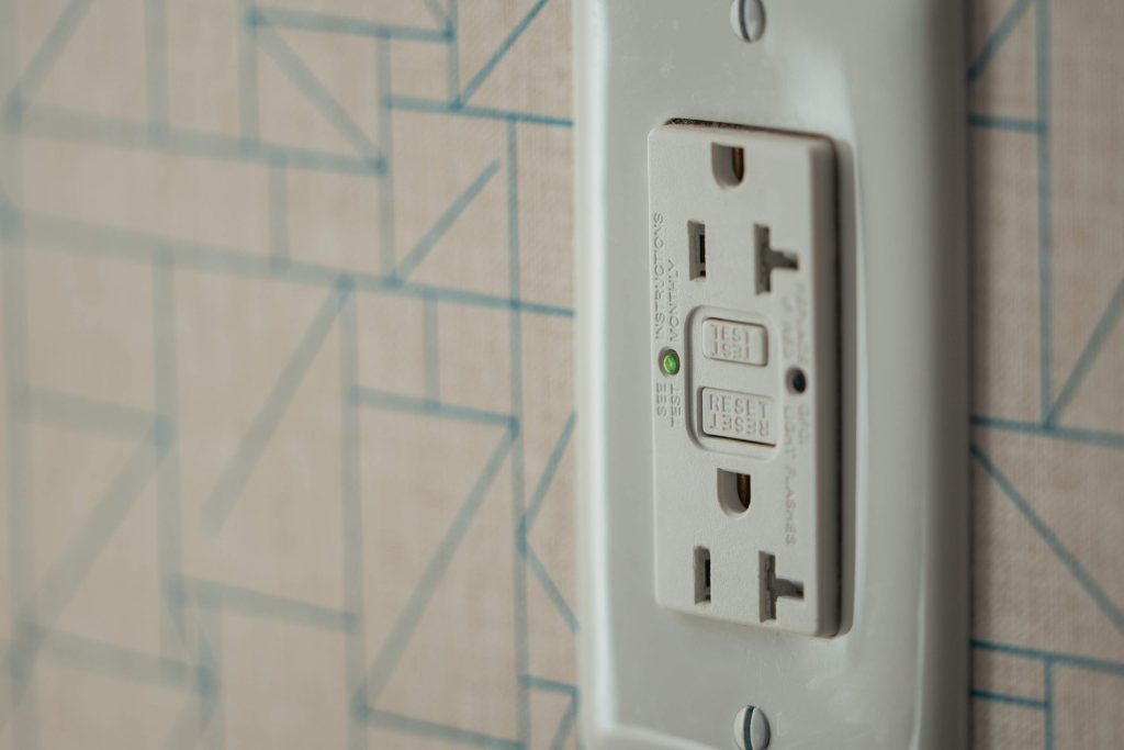 ground fault circuit interrupter gfci electrical outlet; does landscape lighting need gfci protection